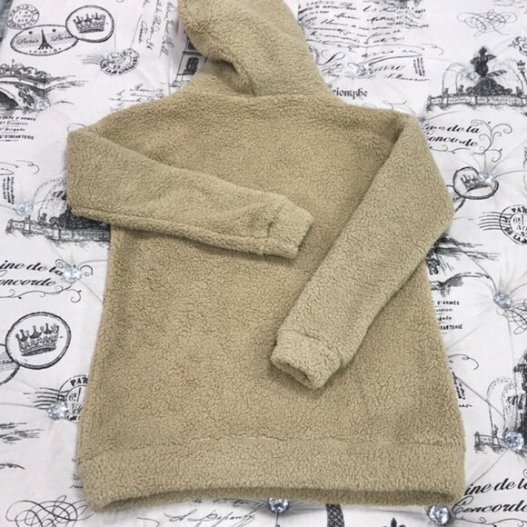 LOVE BY DESIGN Teddy Hoodie - Picture 3 of 6